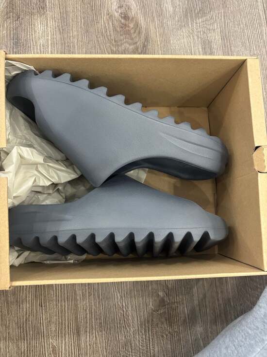 Adidas Yeezy Slide 'Slate Grey' ID2350 New in Box Size 11 - Picture 4 of 5